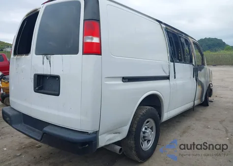 2020 Chevrolet Express G2500 z USA, uszkodzony, nr VIN 1GCWGAFP2L1274038